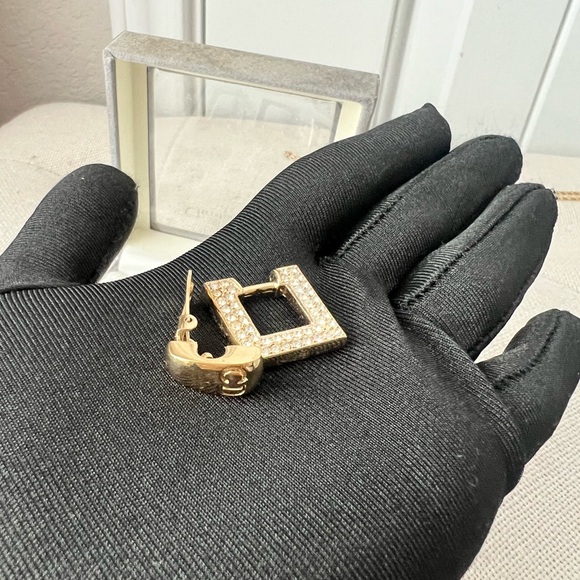 AUTHENTIC CHRISTIAN DIOR - Picture 4 of 11